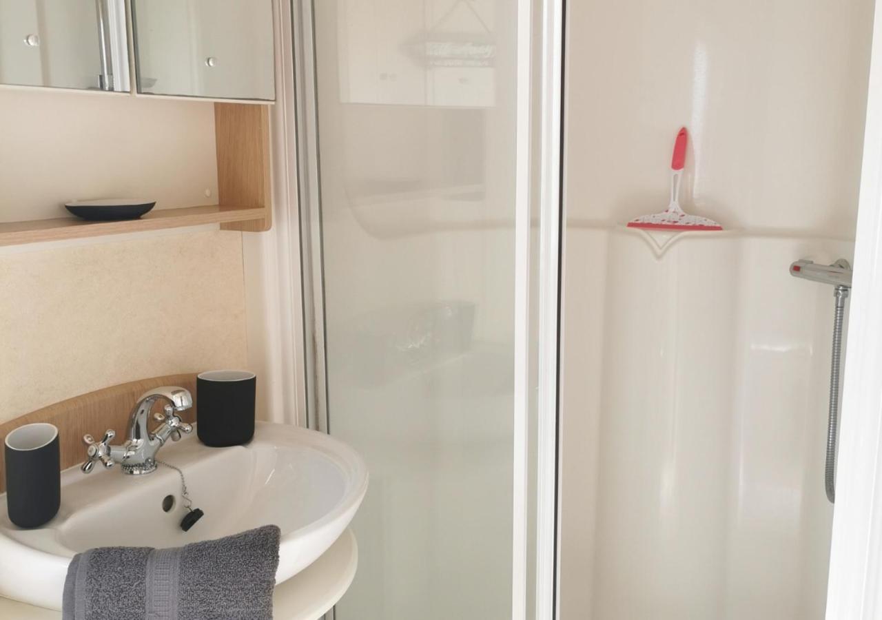 Tranquil 6 Berth Luxury Holiday Home Chichester Dış mekan fotoğraf