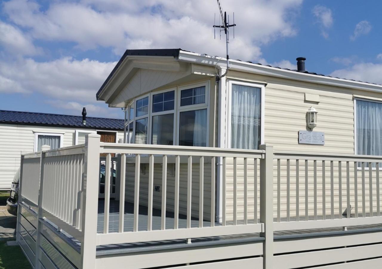Tranquil 6 Berth Luxury Holiday Home Chichester Dış mekan fotoğraf