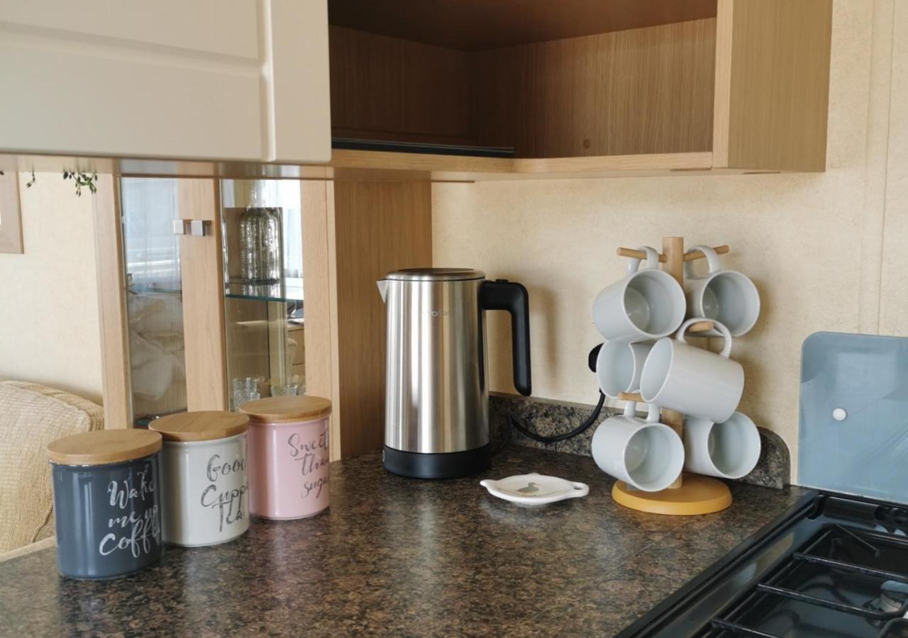 Tranquil 6 Berth Luxury Holiday Home Chichester Dış mekan fotoğraf